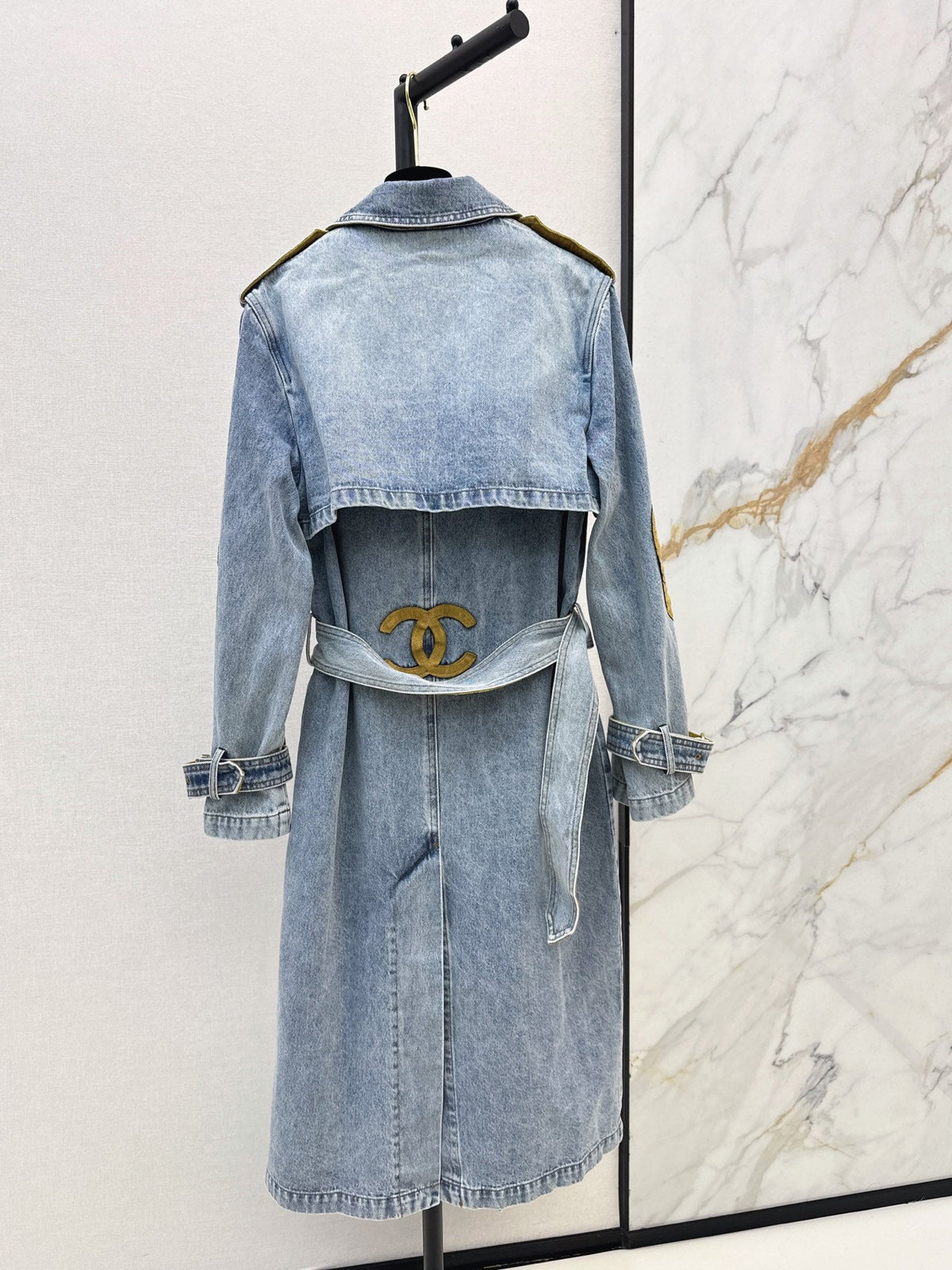 26Latest Autumn/Winter Long Denim Trench Coat with Suede Panel Details