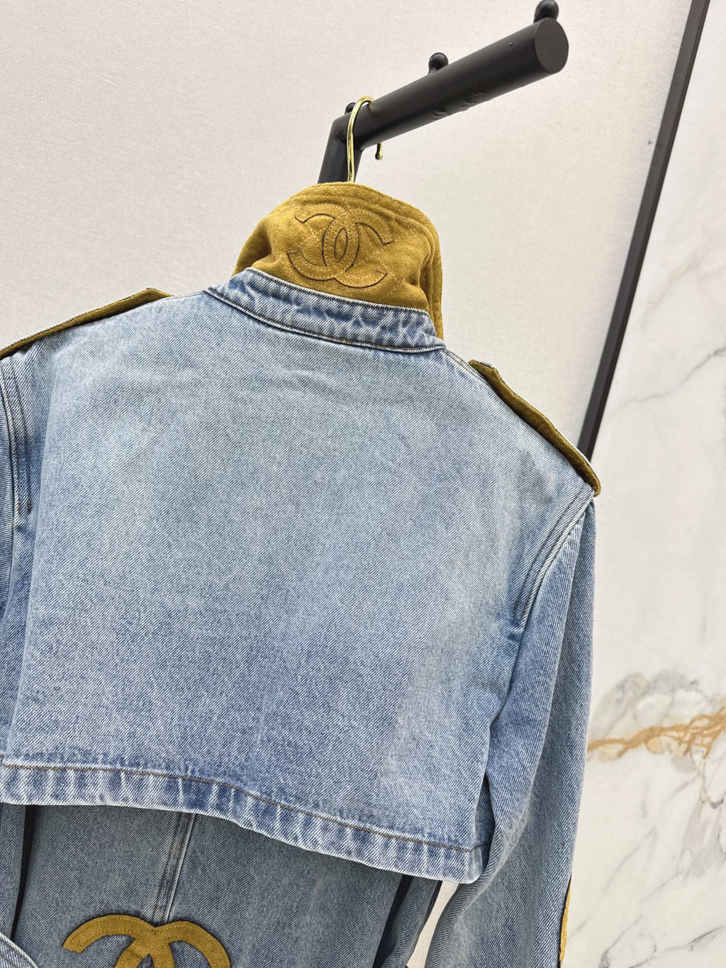26Latest Autumn/Winter Long Denim Trench Coat with Suede Panel Details