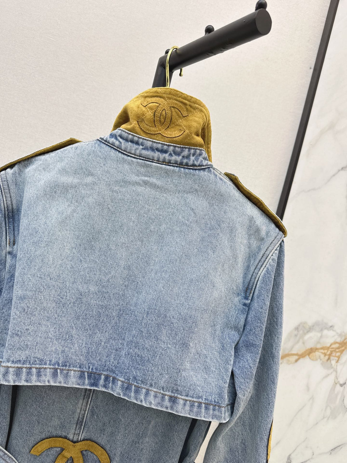 26Latest Autumn/Winter Long Denim Trench Coat with Suede Panel Details
