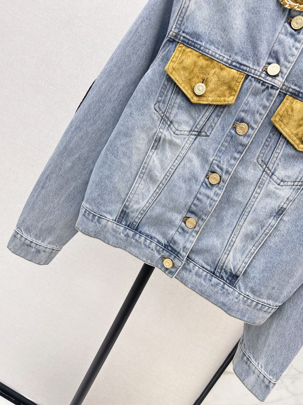 26Latest Autumn/Winter Crew-Neck Jacket with Suede and Chain Detailing