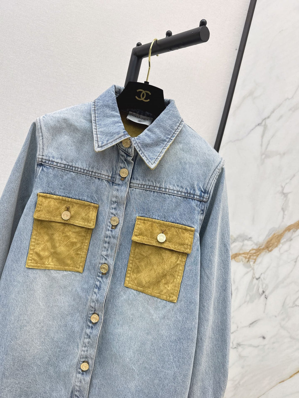 26Latest Autumn/Winter Collared Shirt-Jacket with Suede Paneling