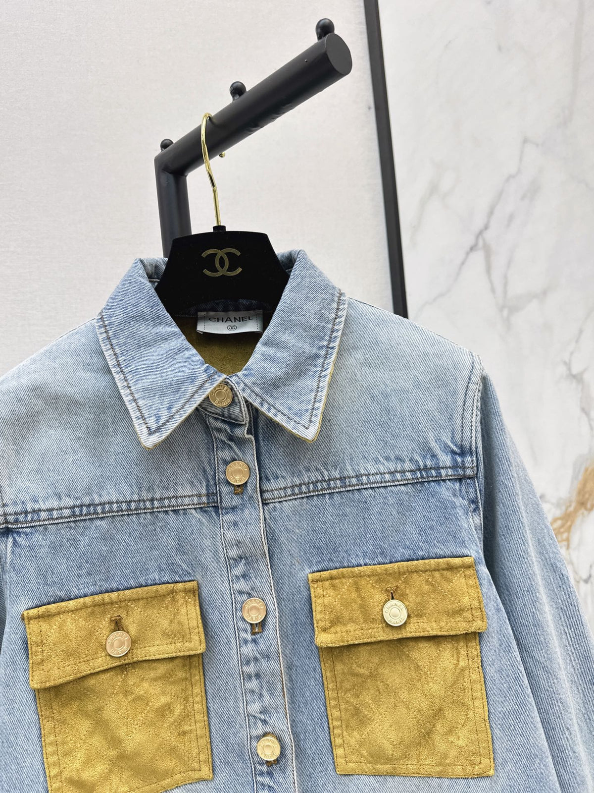 26Latest Autumn/Winter Collared Shirt-Jacket with Suede Paneling