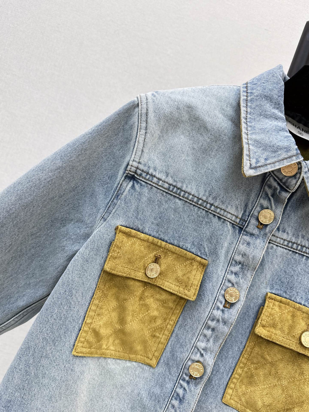 26Latest Autumn/Winter Collared Shirt-Jacket with Suede Paneling