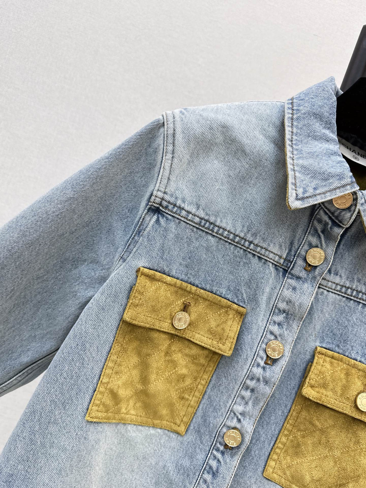 26Latest Autumn/Winter Collared Shirt-Jacket with Suede Paneling
