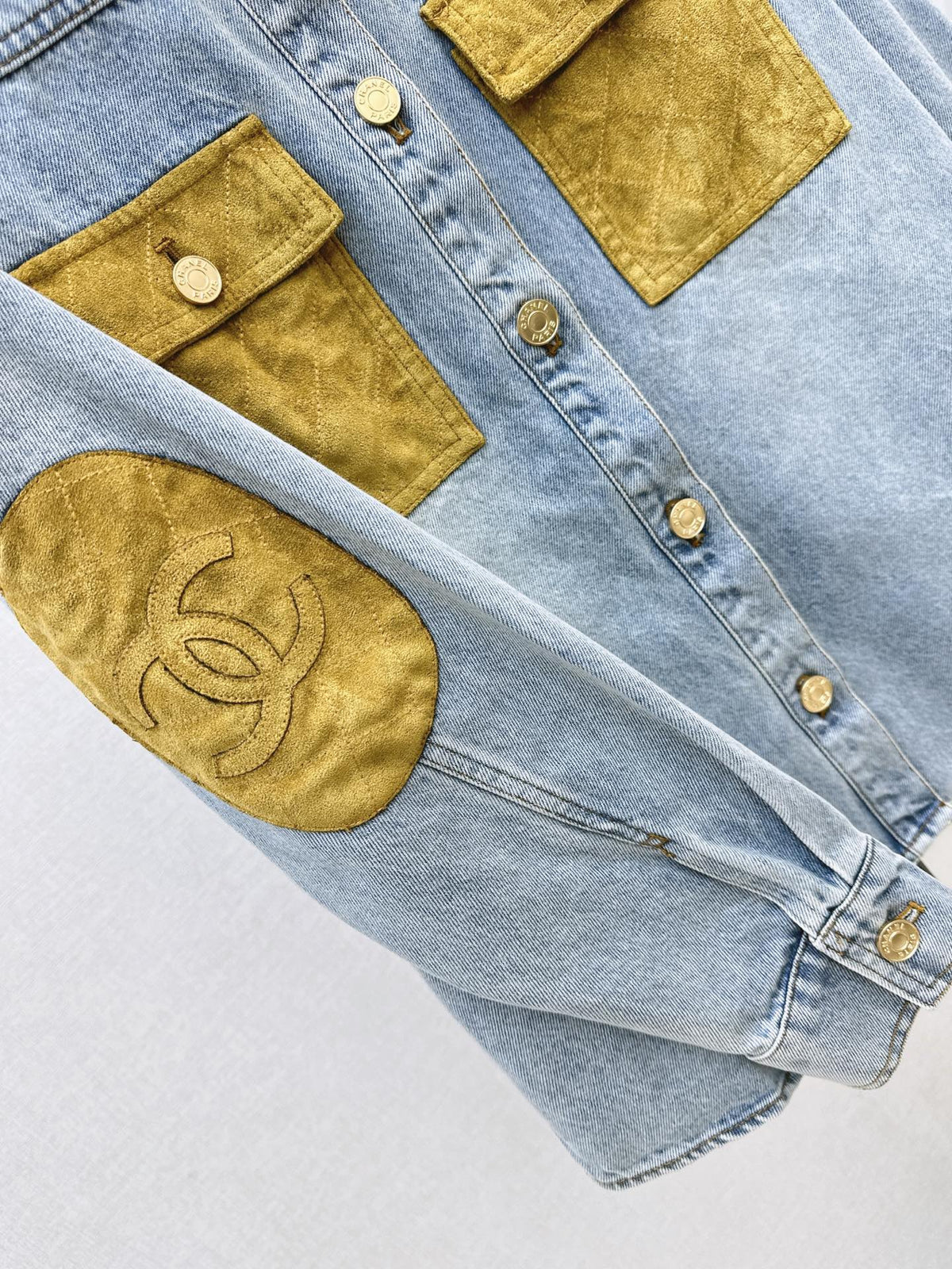 26Latest Autumn/Winter Collared Shirt-Jacket with Suede Paneling
