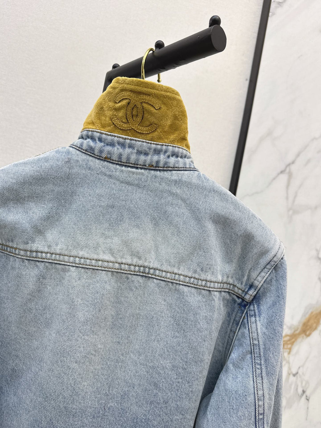 26Latest Autumn/Winter Collared Shirt-Jacket with Suede Paneling