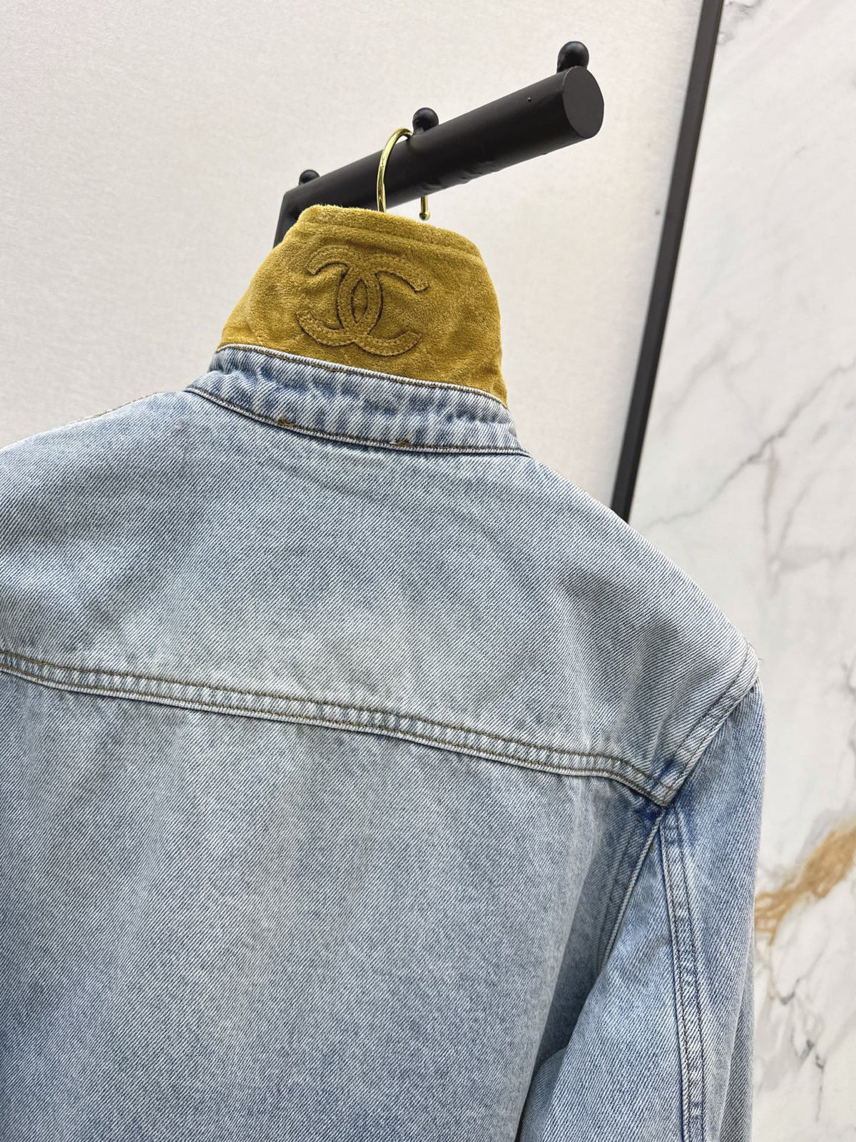 26Latest Autumn/Winter Collared Shirt-Jacket with Suede Paneling