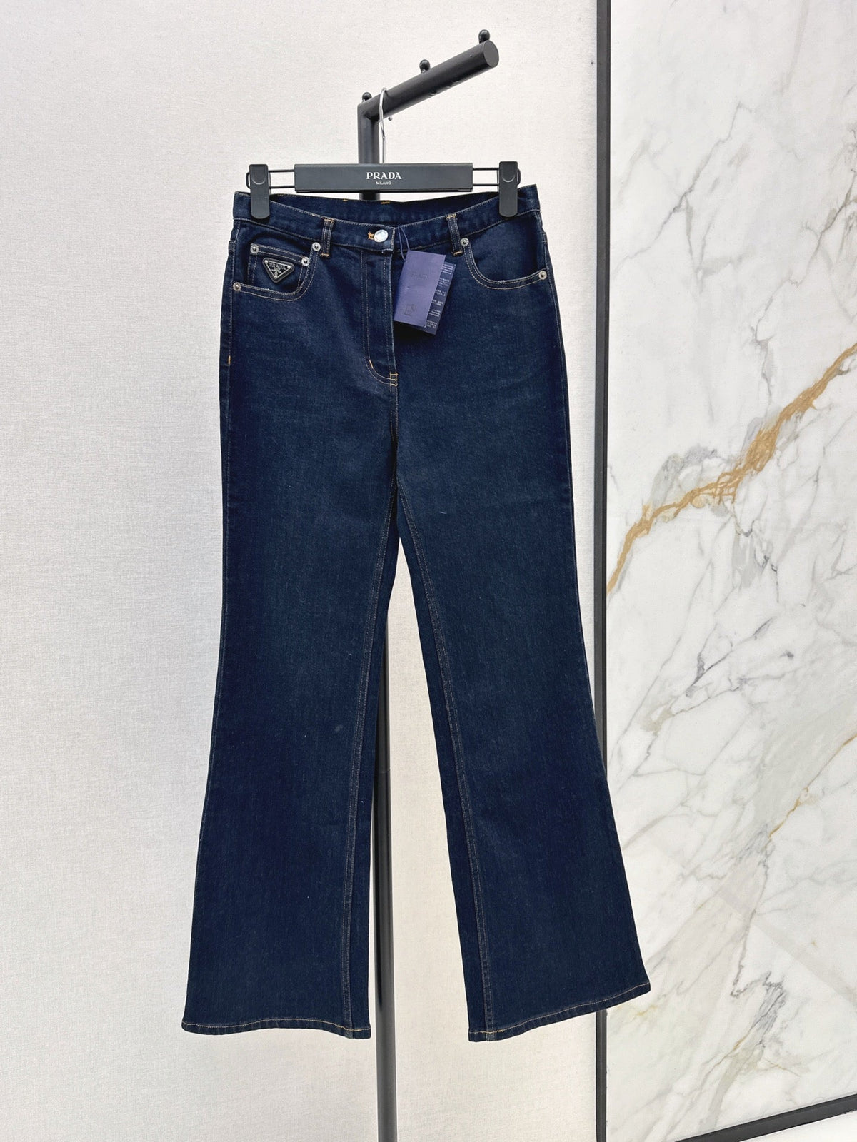 26Latest Autumn/Winter High-Waisted Jeans in Versatile, Natural Tones