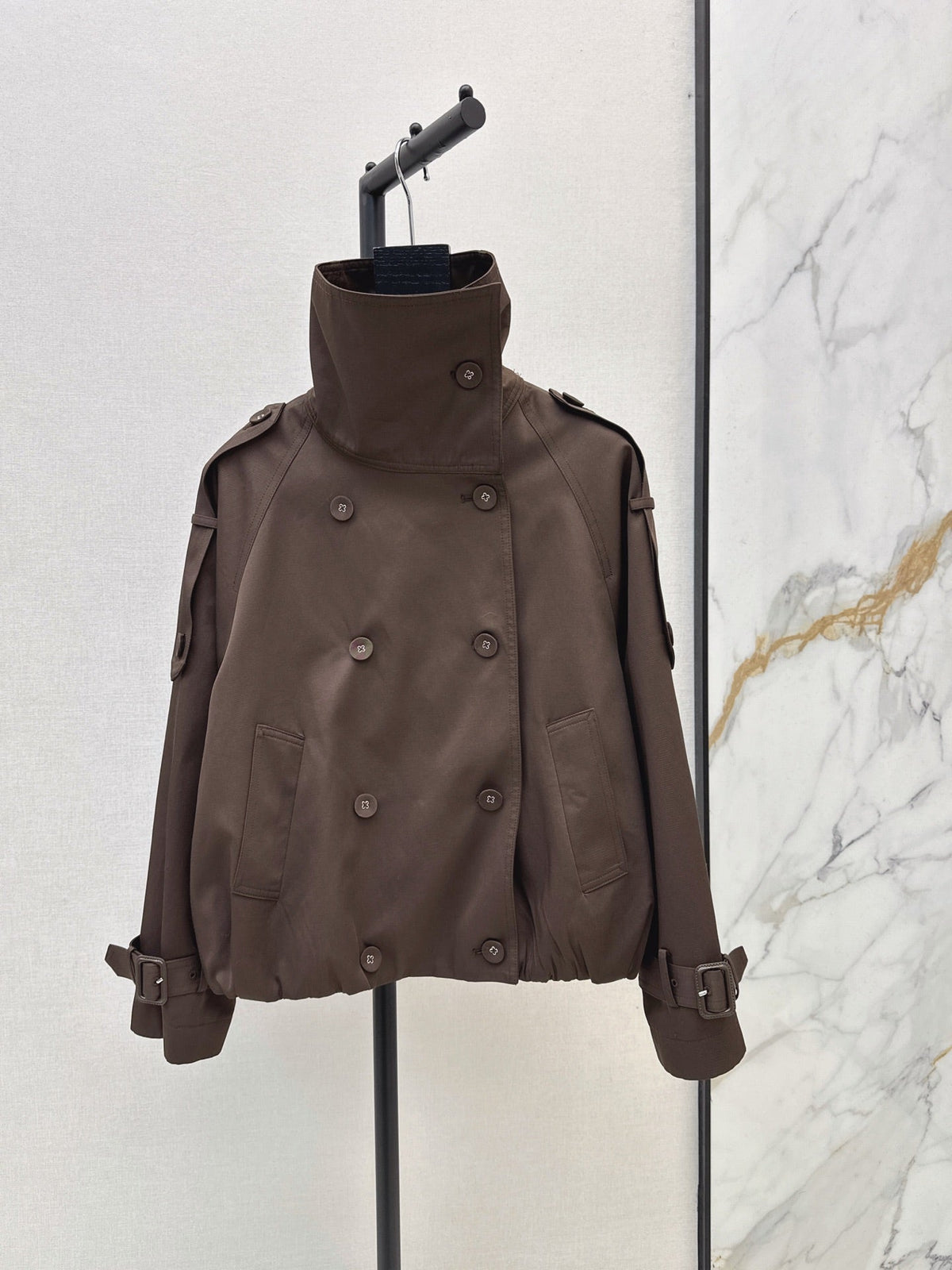 26Latest Autumn/Winter Chocolate Brown Cropped Trench Coat with Stand Collar and Boxy Fit