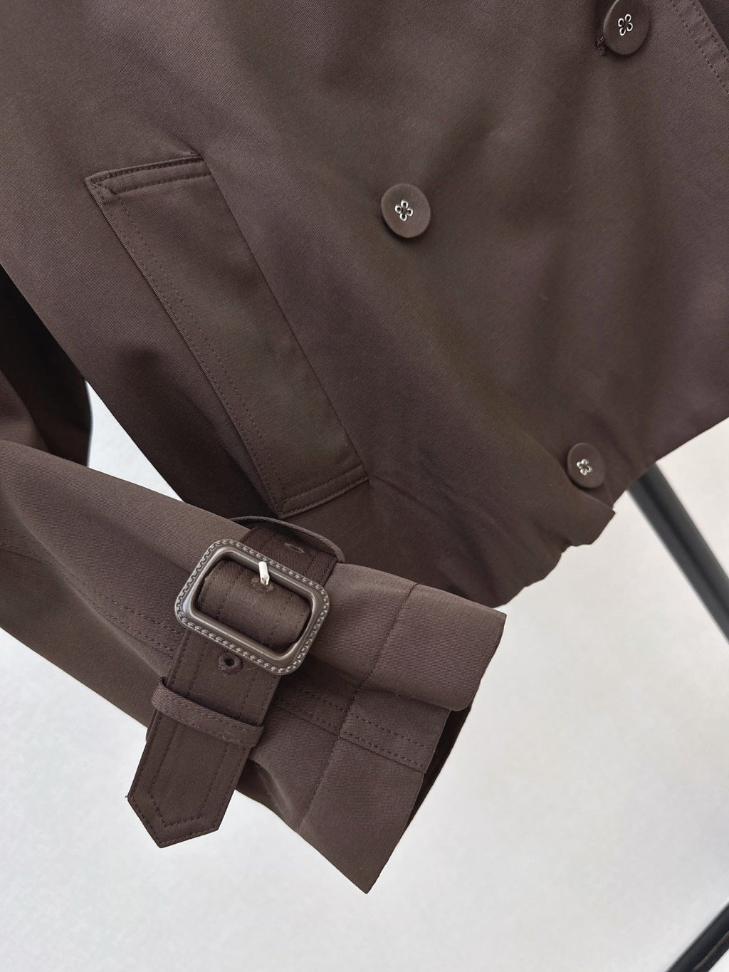 26Latest Autumn/Winter Chocolate Brown Cropped Trench Coat with Stand Collar and Boxy Fit