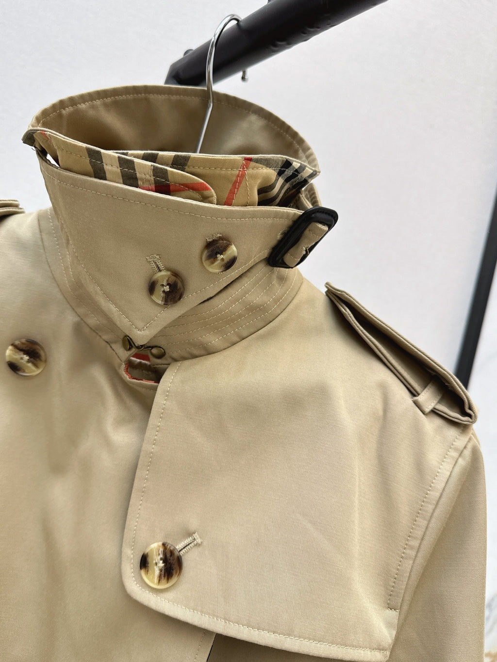 26Latest Classic Double-Breasted Short Trench Coat for Autumn/Winter