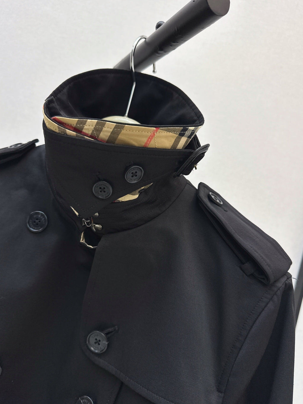 26Latest Classic Double-Breasted Short Trench Coat for Autumn/Winter