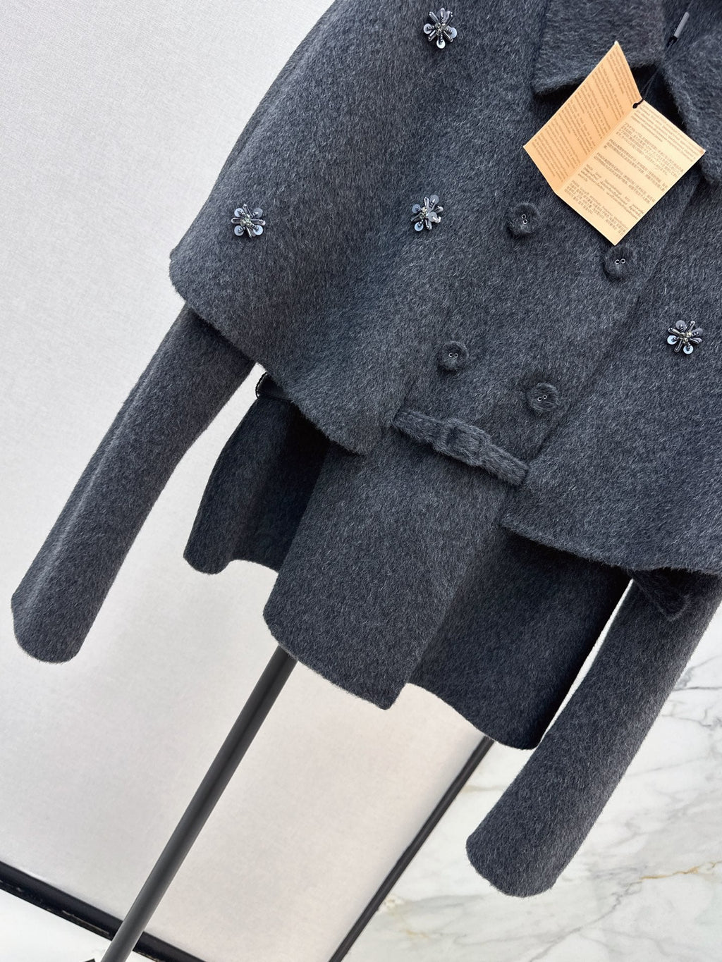 26Latest Autumn/Winter "Socialite-Style" Double-Faced Wool Coat (Cape-Style/Faux-Layered Look)