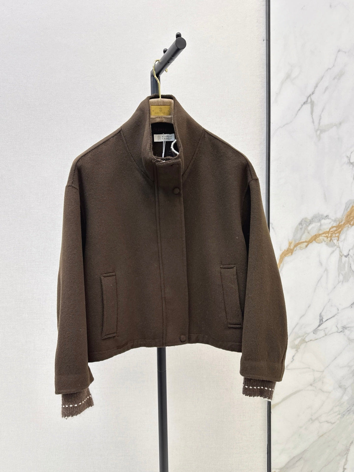 26Latest Autumn/Winter Short Double-Faced Wool Coat with Contrast-Stitched Knit Details