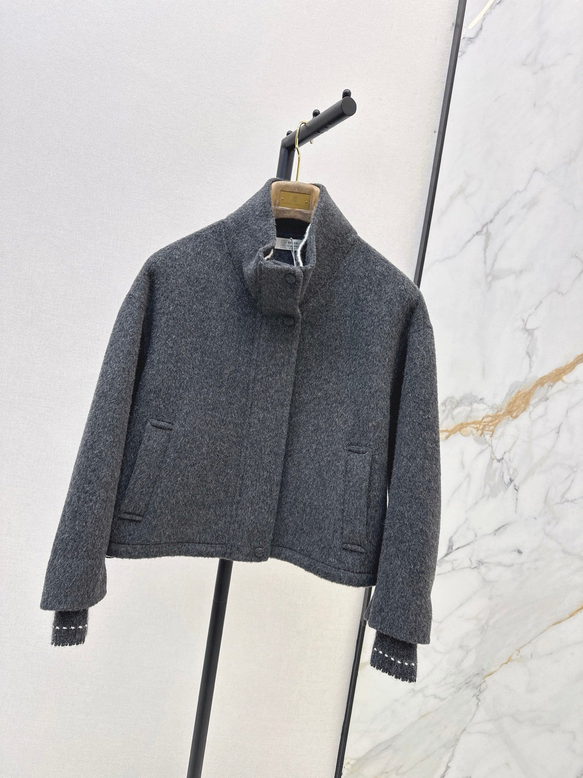 26Latest Autumn/Winter Short Double-Faced Wool Coat with Contrast-Stitched Knit Details