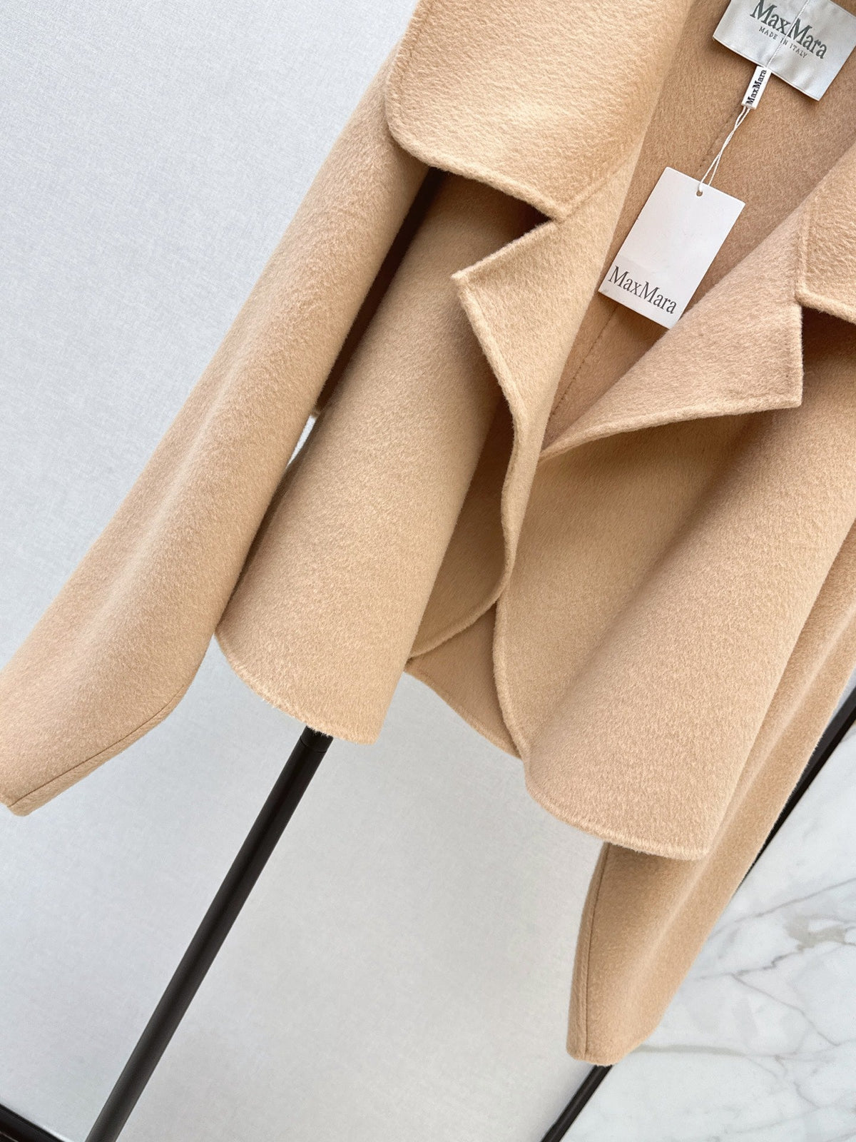 26Latest Autumn/Winter Short Double-Faced Wool-Cashmere Coat with Lapel
