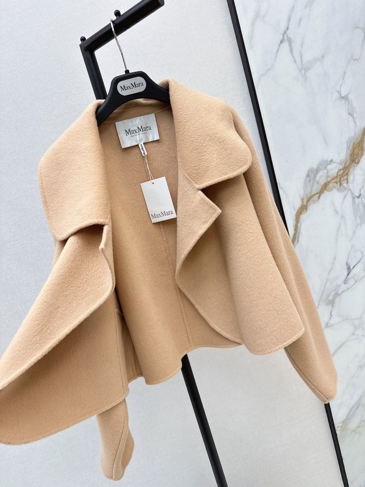 26Latest Autumn/Winter Short Double-Faced Wool-Cashmere Coat with Lapel