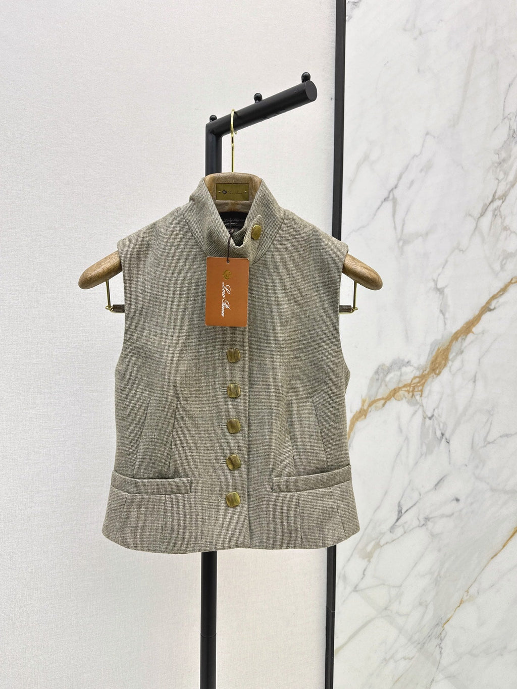 26Stylish and Sophisticated Fall/Winter Vest Jacket