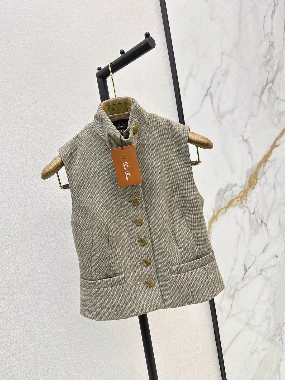 26Stylish and Sophisticated Fall/Winter Vest Jacket