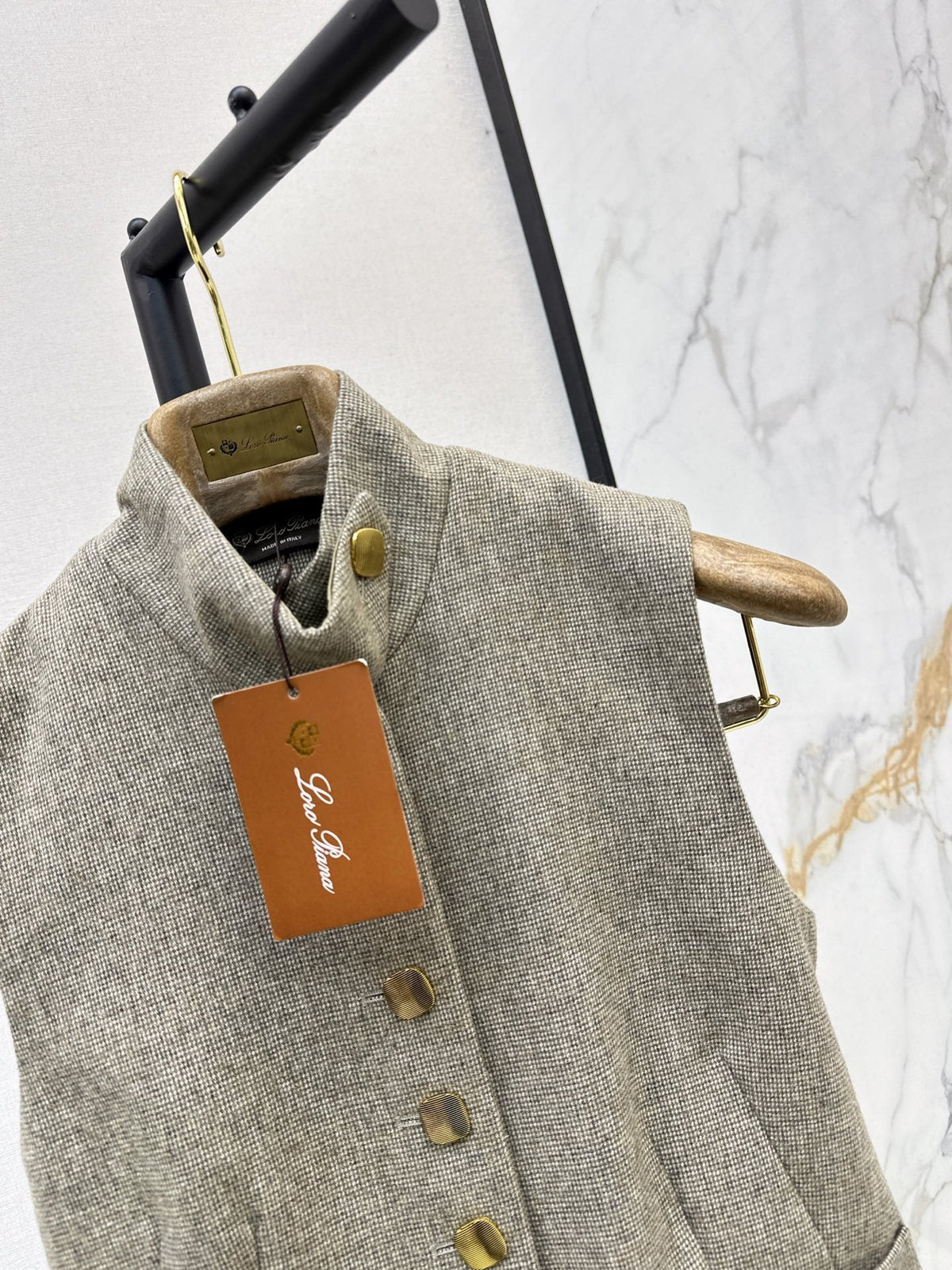 26Stylish and Sophisticated Fall/Winter Vest Jacket