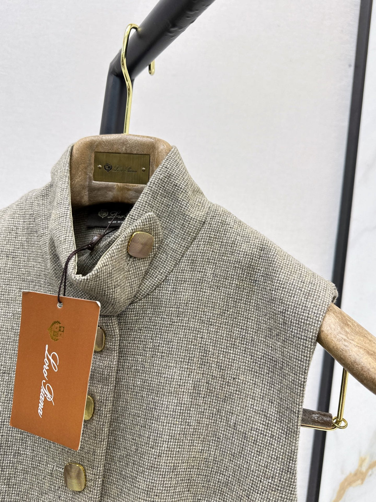 26Stylish and Sophisticated Fall/Winter Vest Jacket