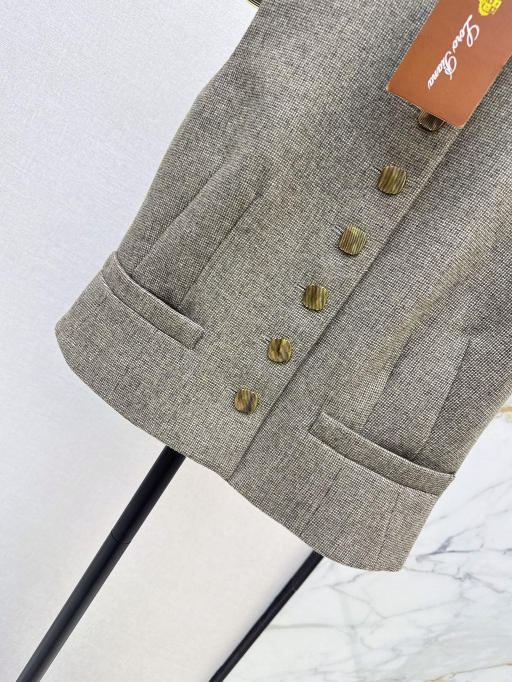 26Stylish and Sophisticated Fall/Winter Vest Jacket