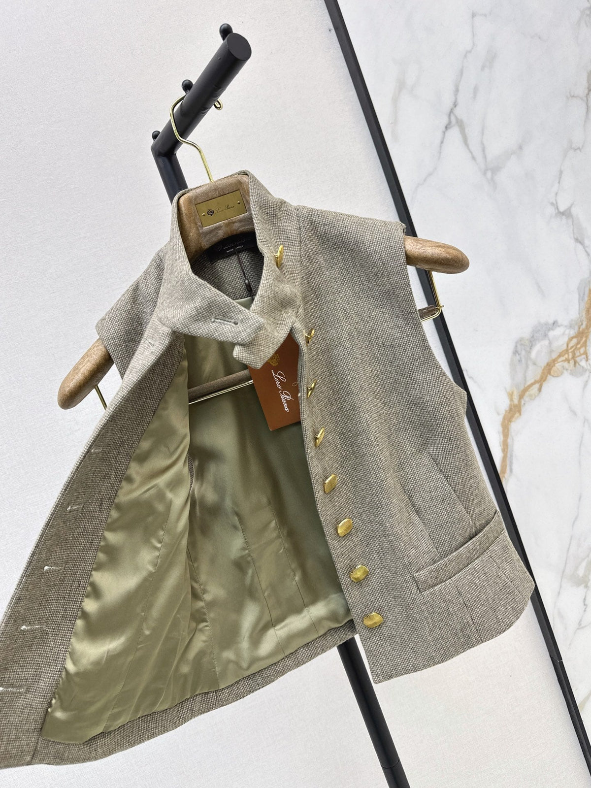 26Stylish and Sophisticated Fall/Winter Vest Jacket