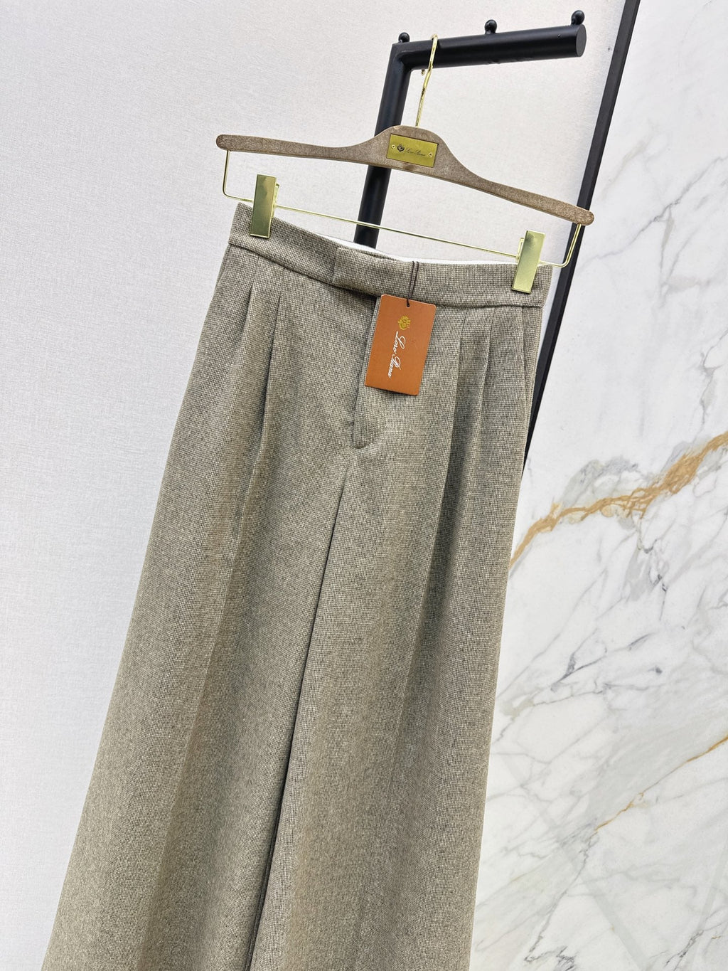 26Latest Autumn/Winter Plaid Trousers: Sophisticated, Stylish, and Sharp