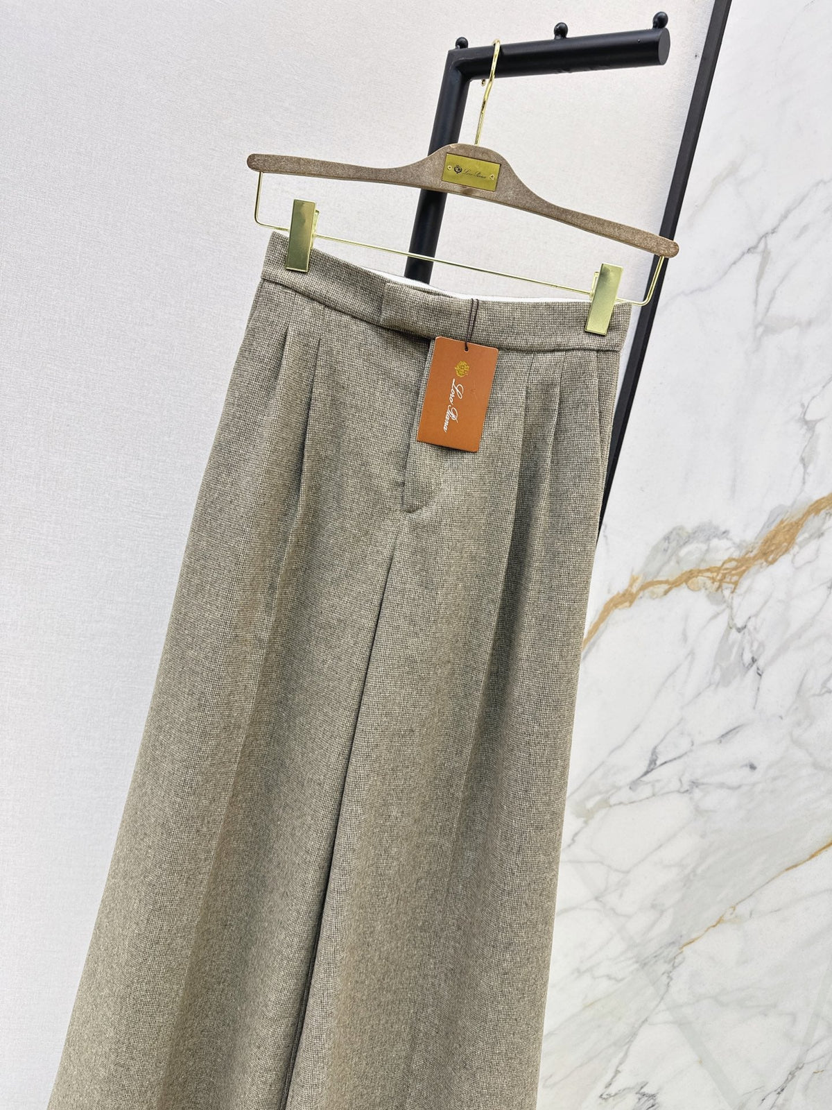 26Latest Autumn/Winter Plaid Trousers: Sophisticated, Stylish, and Sharp