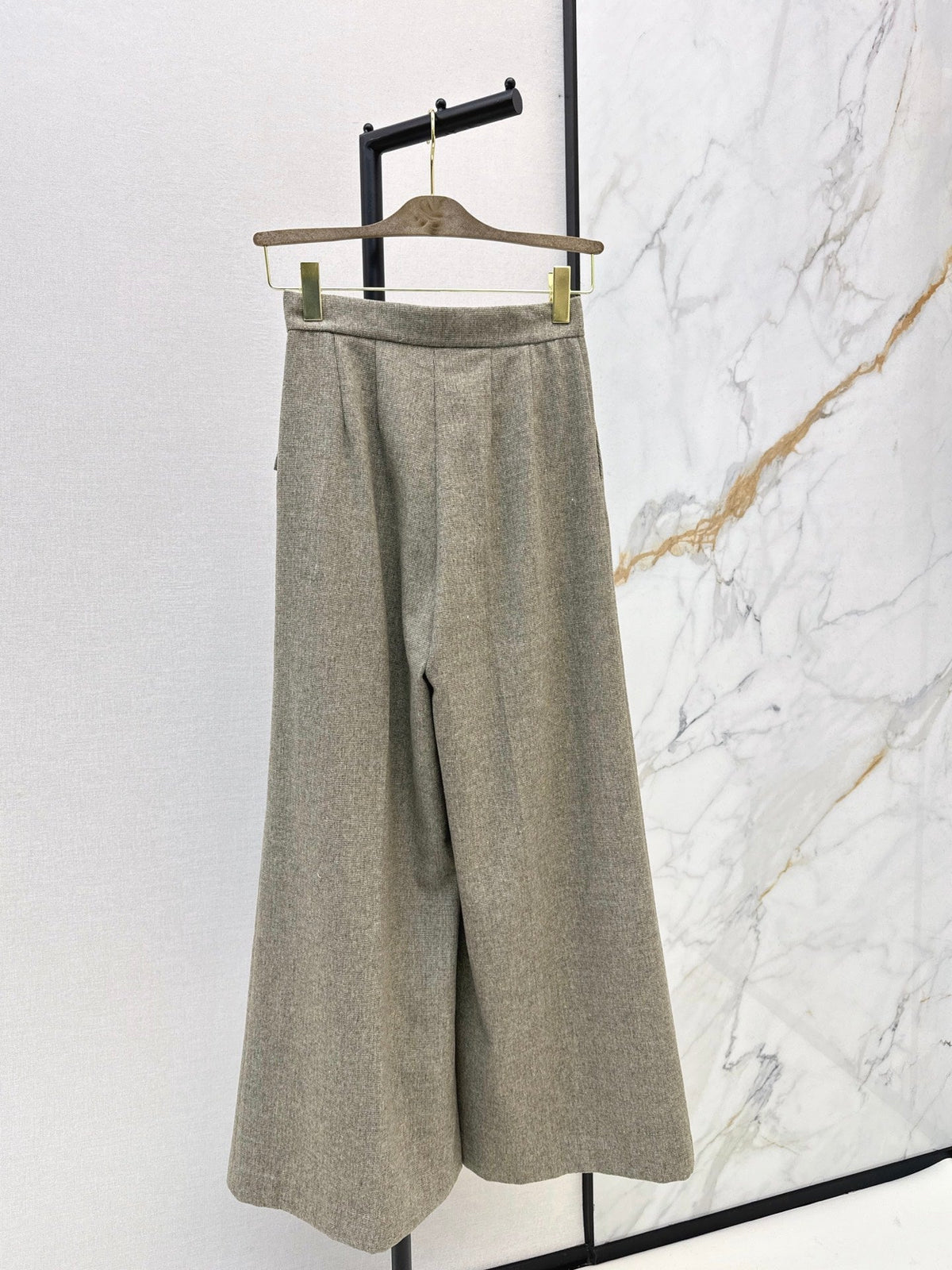 26Latest Autumn/Winter Plaid Trousers: Sophisticated, Stylish, and Sharp