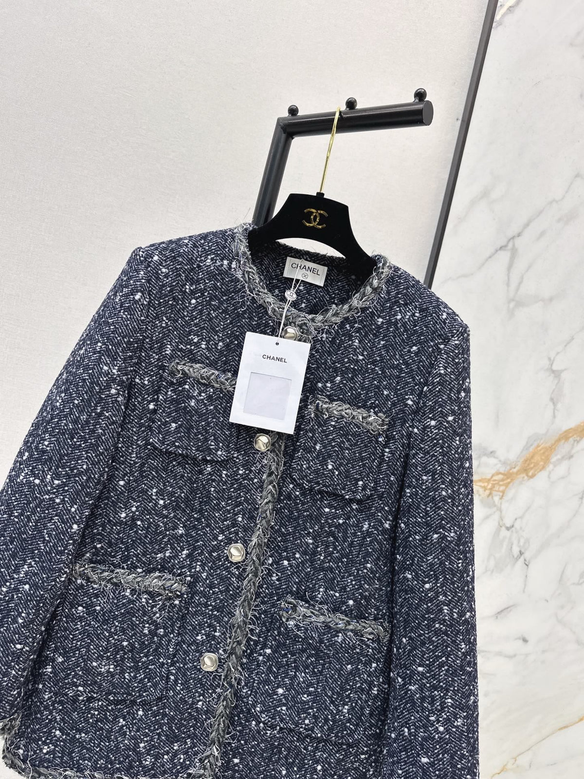 26Latest Autumn/Winter "Chanel-style" Woven Tweed-Effect Goose Down Jacket