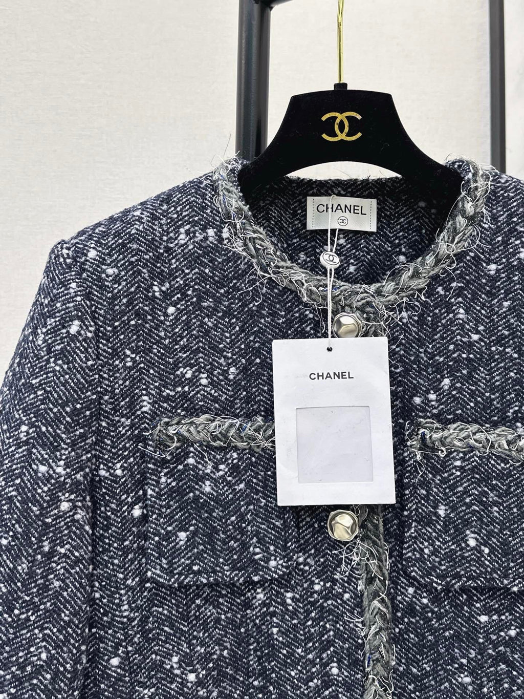 26Latest Autumn/Winter "Chanel-style" Woven Tweed-Effect Goose Down Jacket