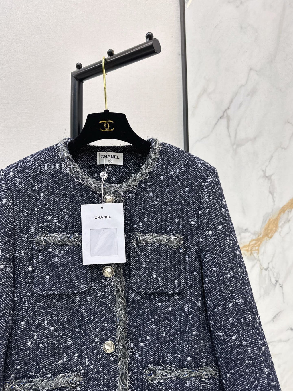 26Latest Autumn/Winter "Chanel-style" Woven Tweed-Effect Goose Down Jacket