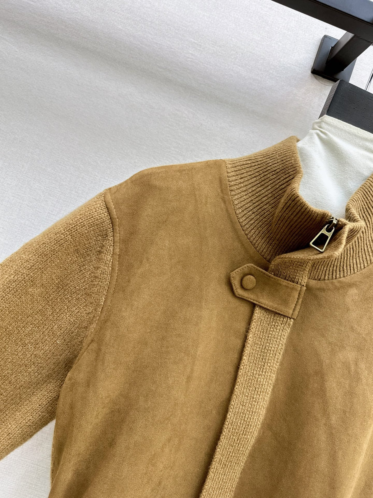 26Latest Autumn/Winter High-End Wool Jacket with Panel Design