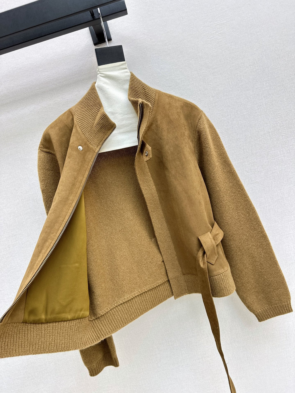 26Latest Autumn/Winter High-End Wool Jacket with Panel Design