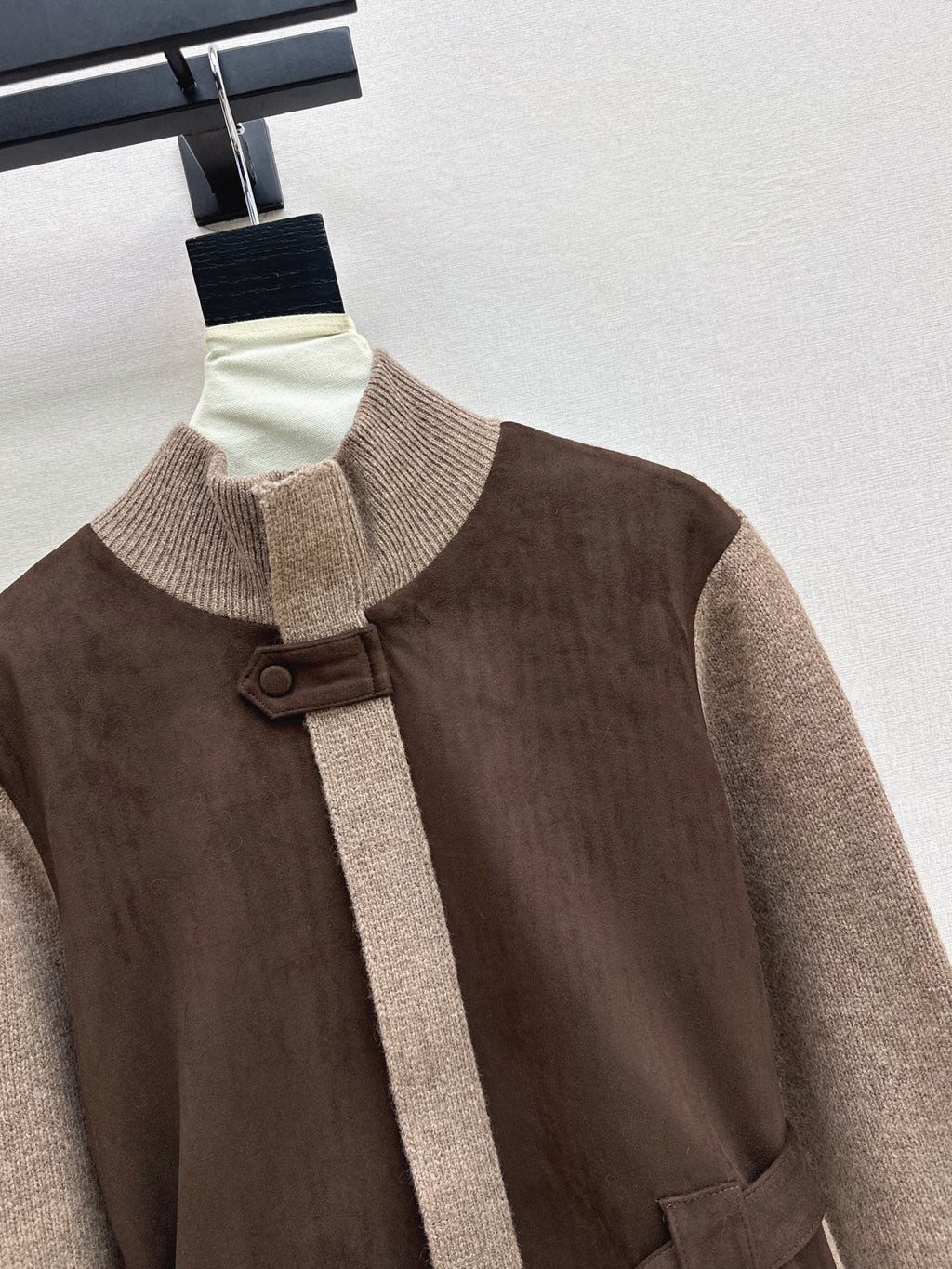 26Latest Autumn/Winter High-End Wool Jacket with Panel Design