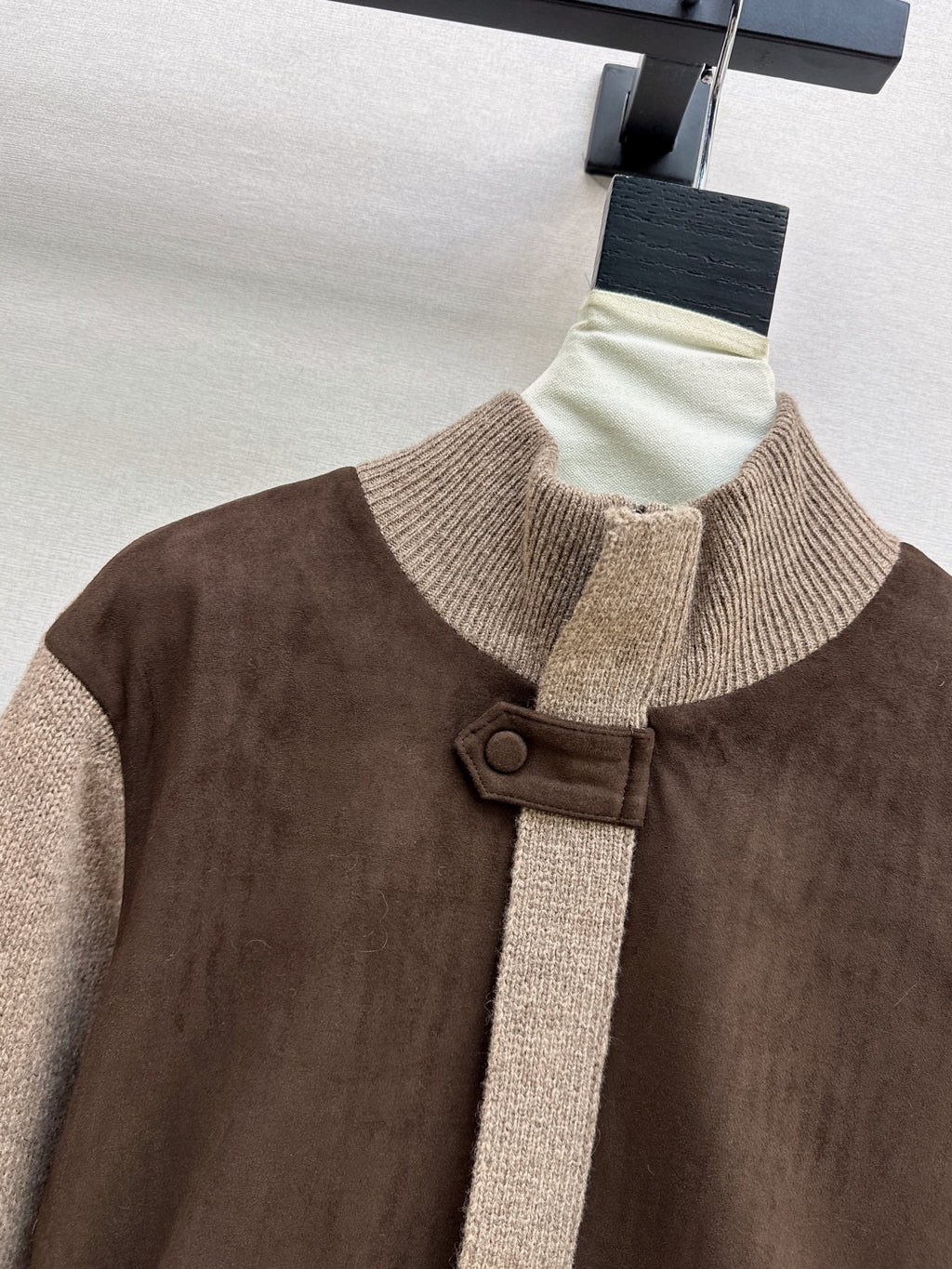 26Latest Autumn/Winter High-End Wool Jacket with Panel Design