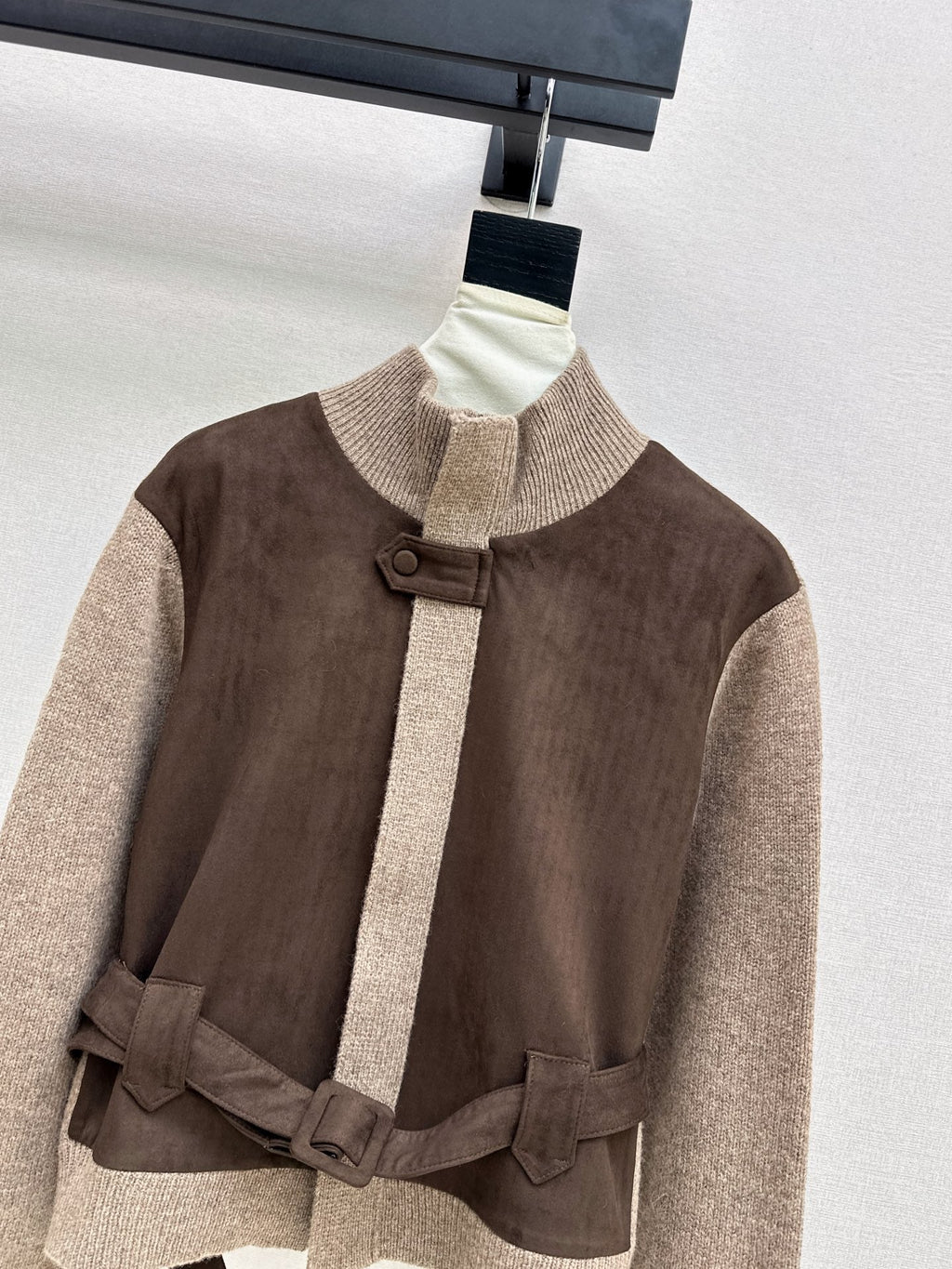 26Latest Autumn/Winter High-End Wool Jacket with Panel Design