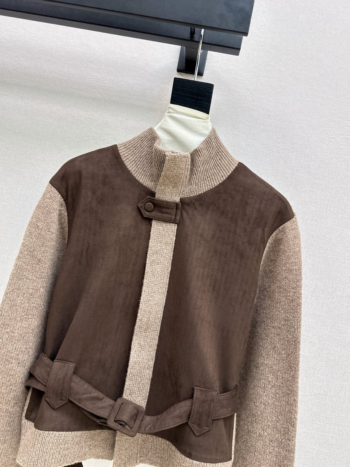 26Latest Autumn/Winter High-End Wool Jacket with Panel Design