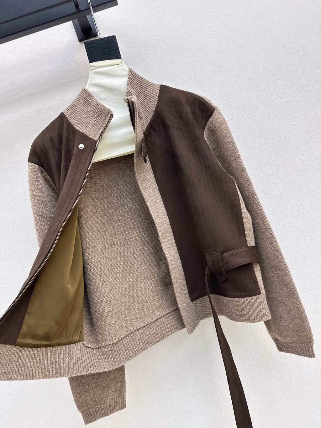 26Latest Autumn/Winter High-End Wool Jacket with Panel Design