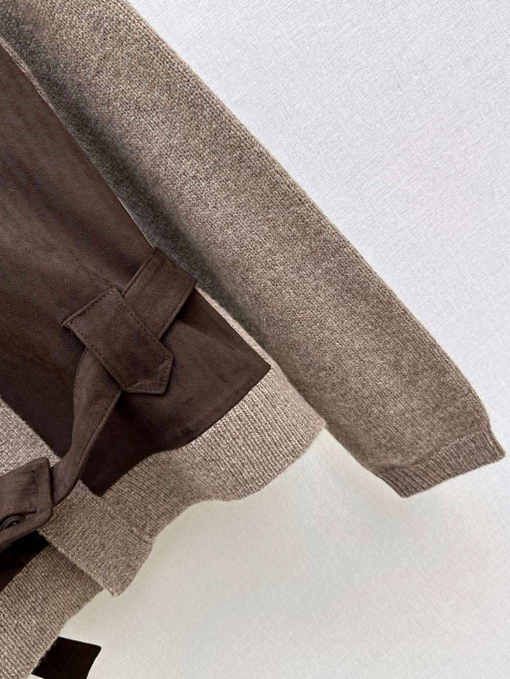 26Latest Autumn/Winter High-End Wool Jacket with Panel Design