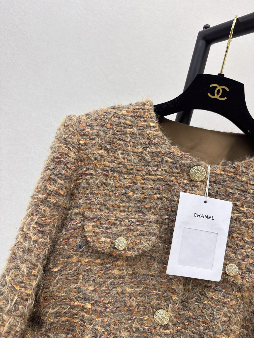 26Latest Autumn/Winter Knit Jacket with Belt Detail and Round Neck