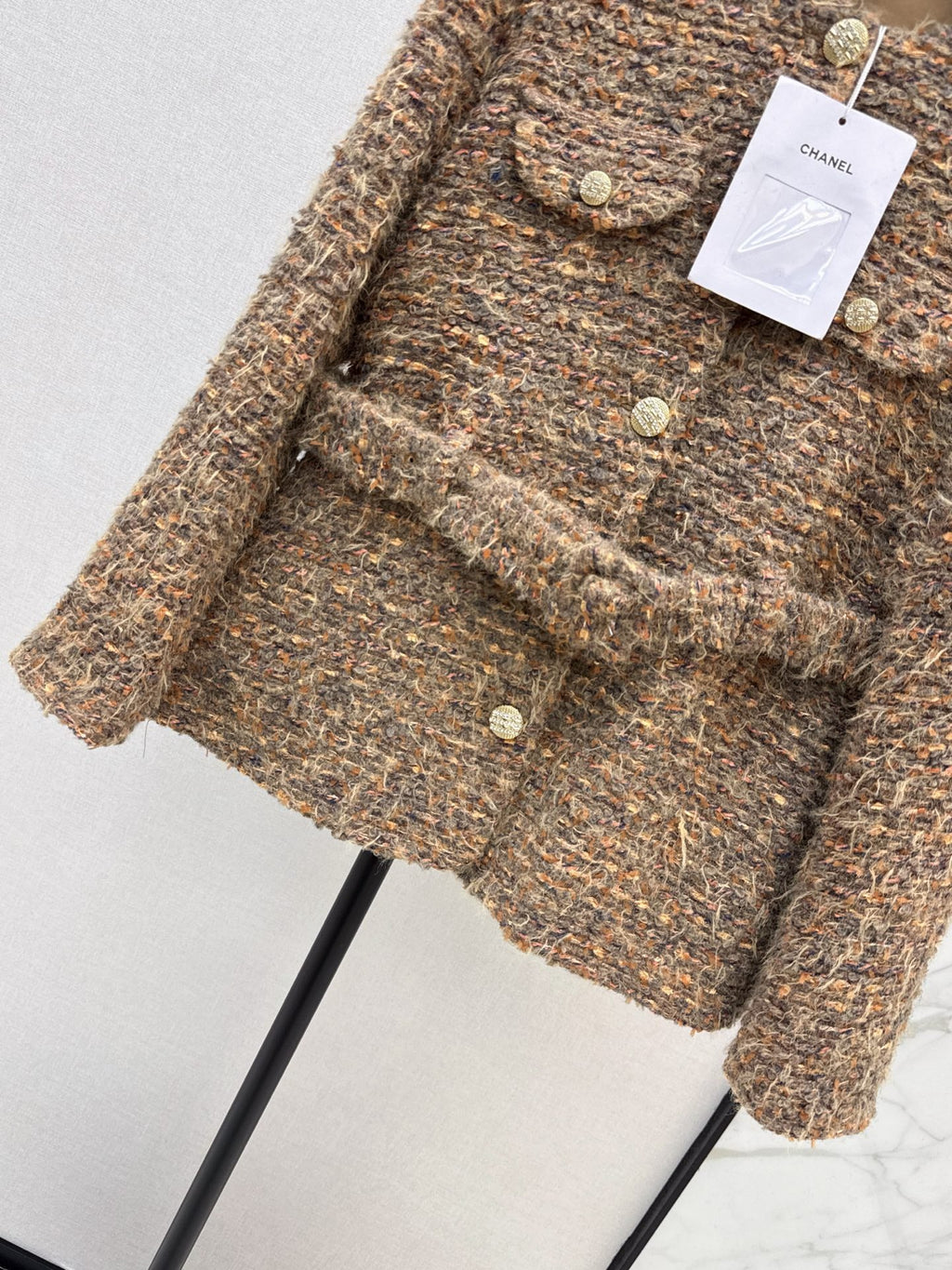 26Latest Autumn/Winter Knit Jacket with Belt Detail and Round Neck