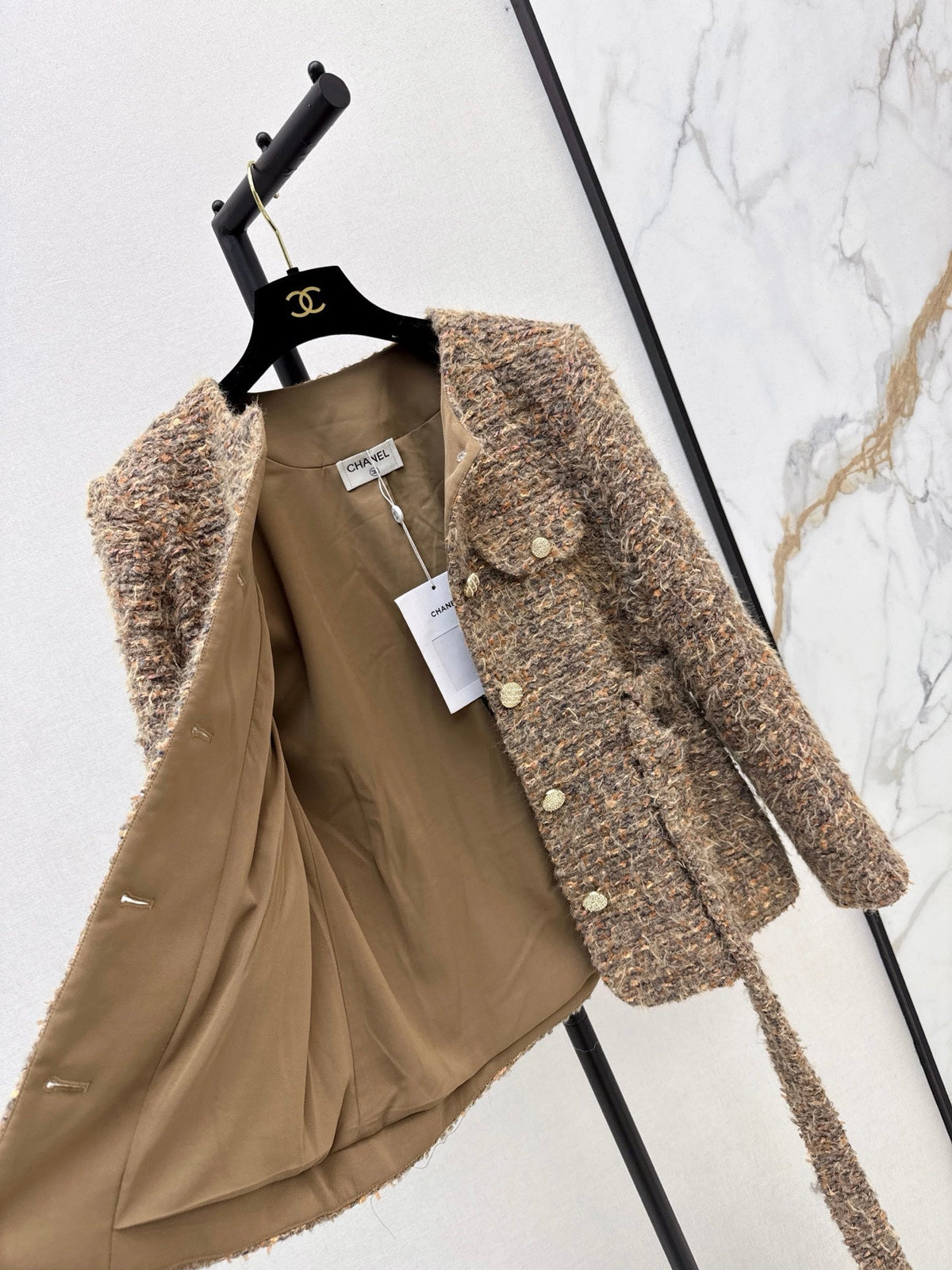 26Latest Autumn/Winter Knit Jacket with Belt Detail and Round Neck