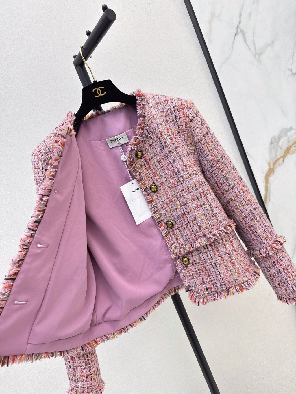 26Latest Autumn/Winter Knitted Jacket with Fringe and Crew Neck