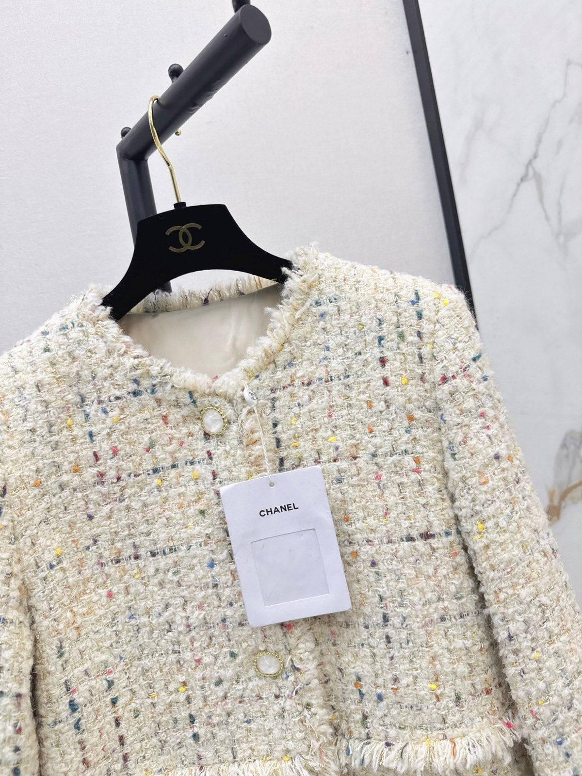 26Latest Autumn/Winter Knitted Jacket with Fringe and Crew Neck