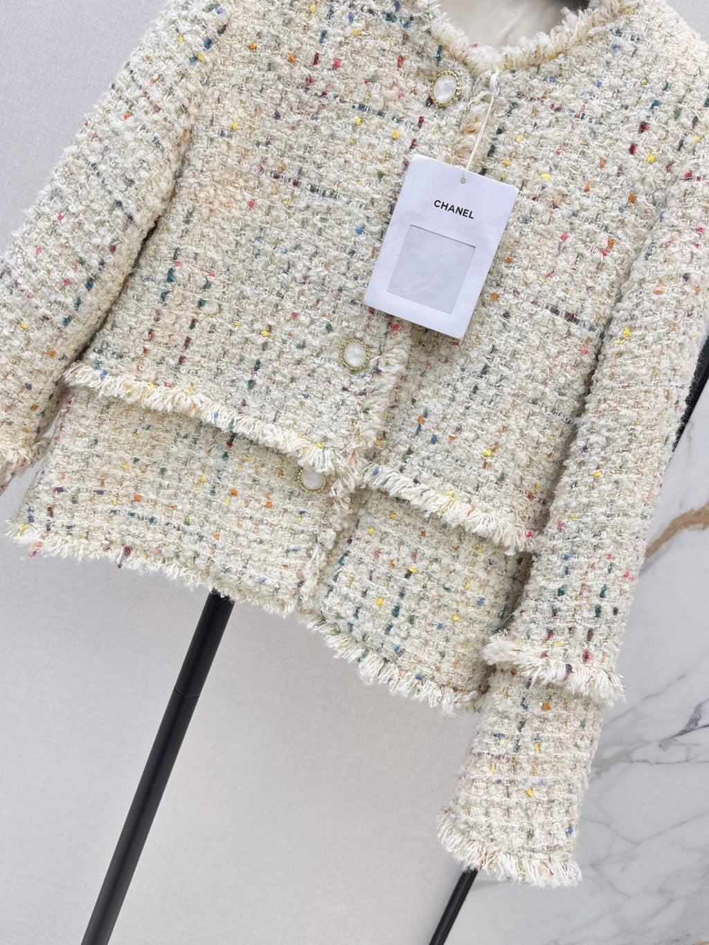 26Latest Autumn/Winter Knitted Jacket with Fringe and Crew Neck
