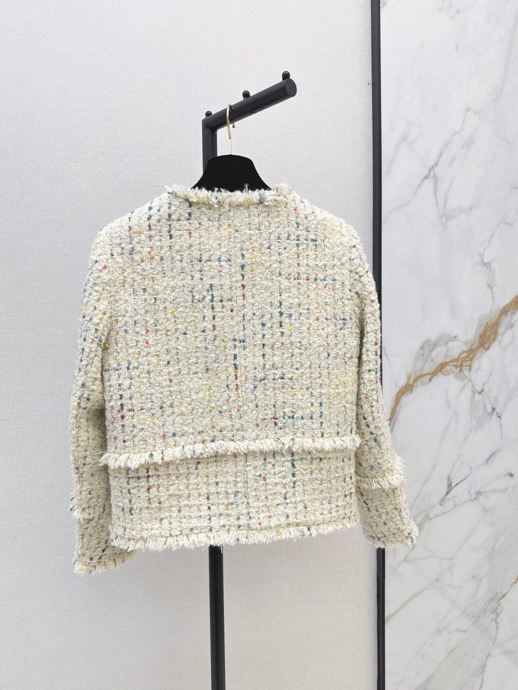 26Latest Autumn/Winter Knitted Jacket with Fringe and Crew Neck