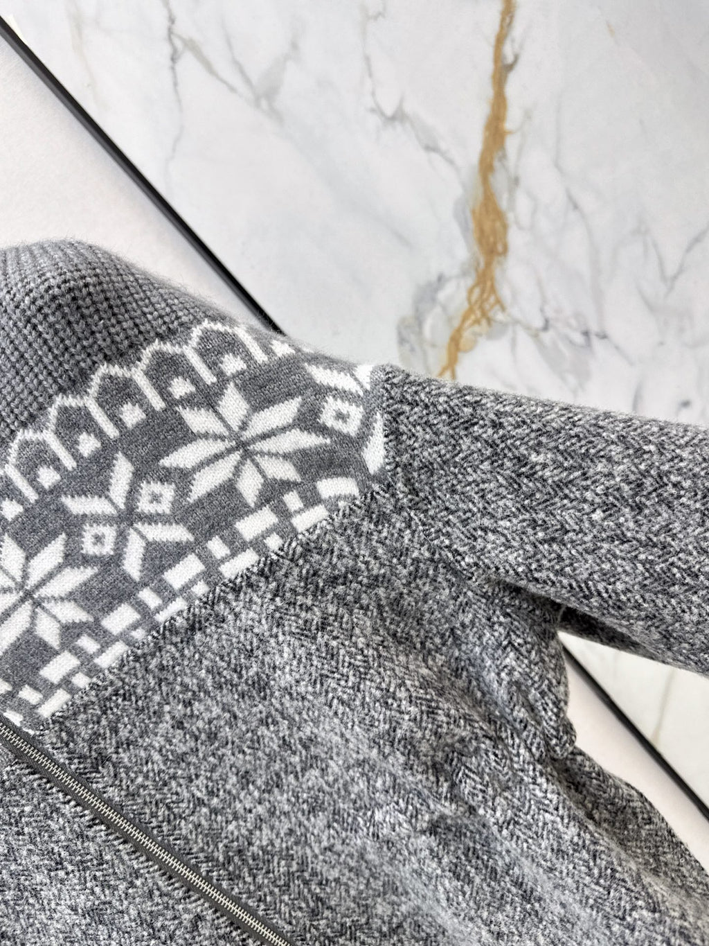 26Latest Autumn/Winter "Old Money" Style Reversible Wool-Blend & Snowflake-Pattern Knit Jacket