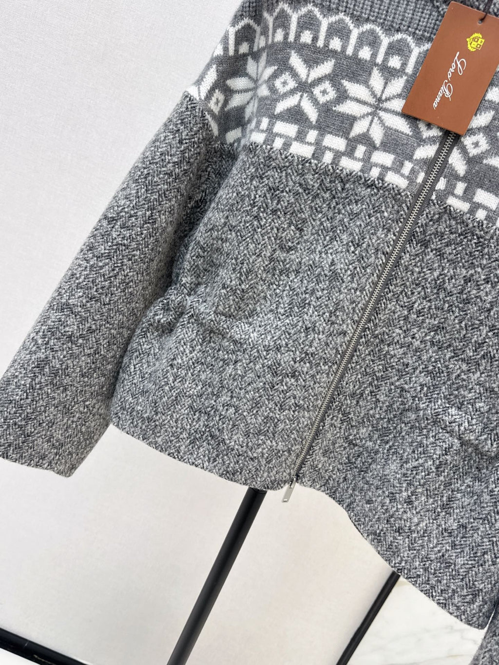 26Latest Autumn/Winter "Old Money" Style Reversible Wool-Blend & Snowflake-Pattern Knit Jacket